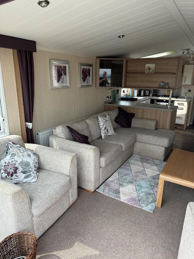 Sea Breeze Cabin Пул Екстериор снимка