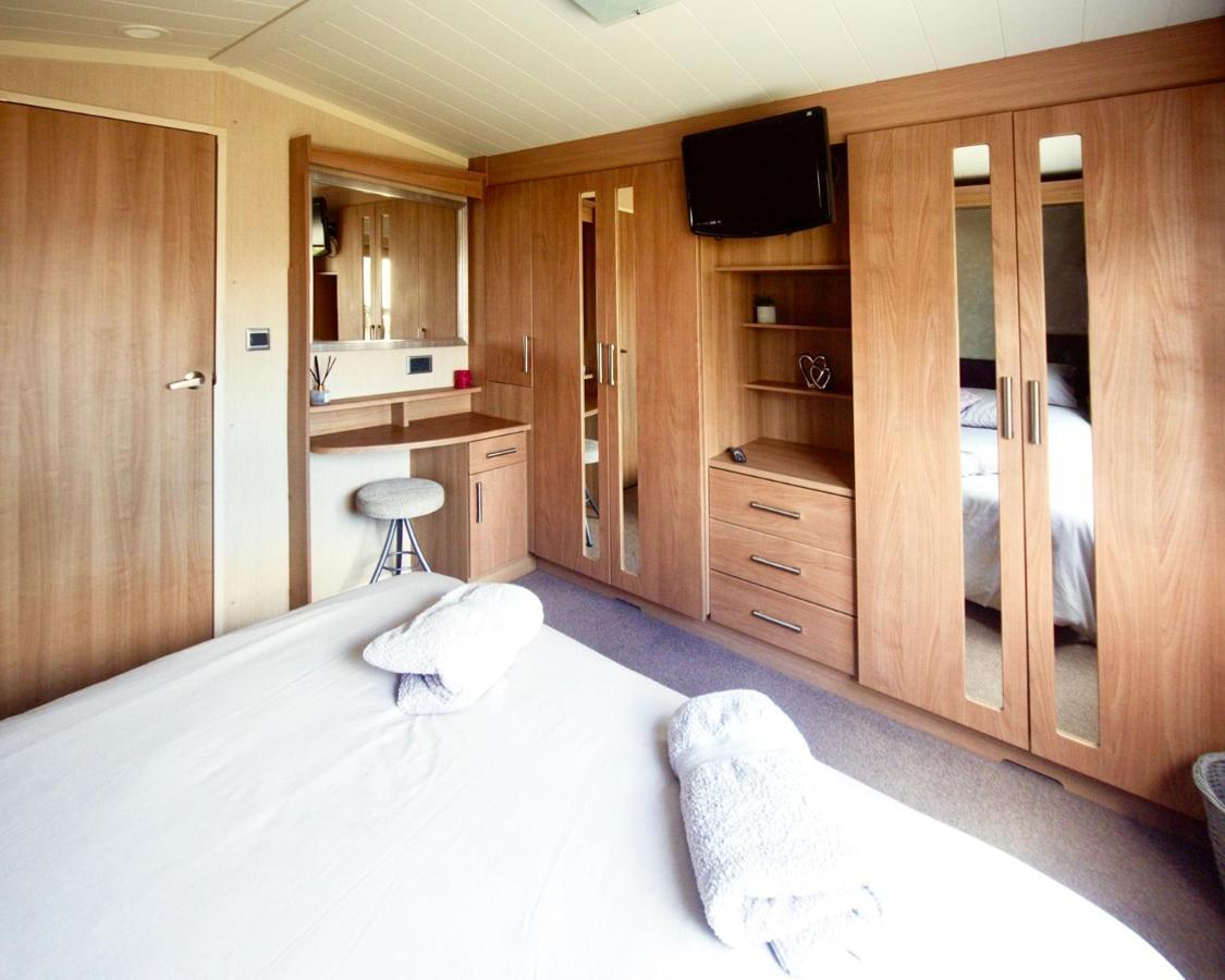 Sea Breeze Cabin Пул Екстериор снимка